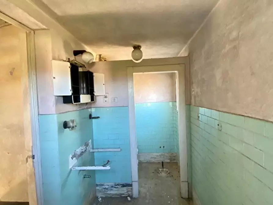 Immagine 24 di Rustico / casale in vendita  a Capannori