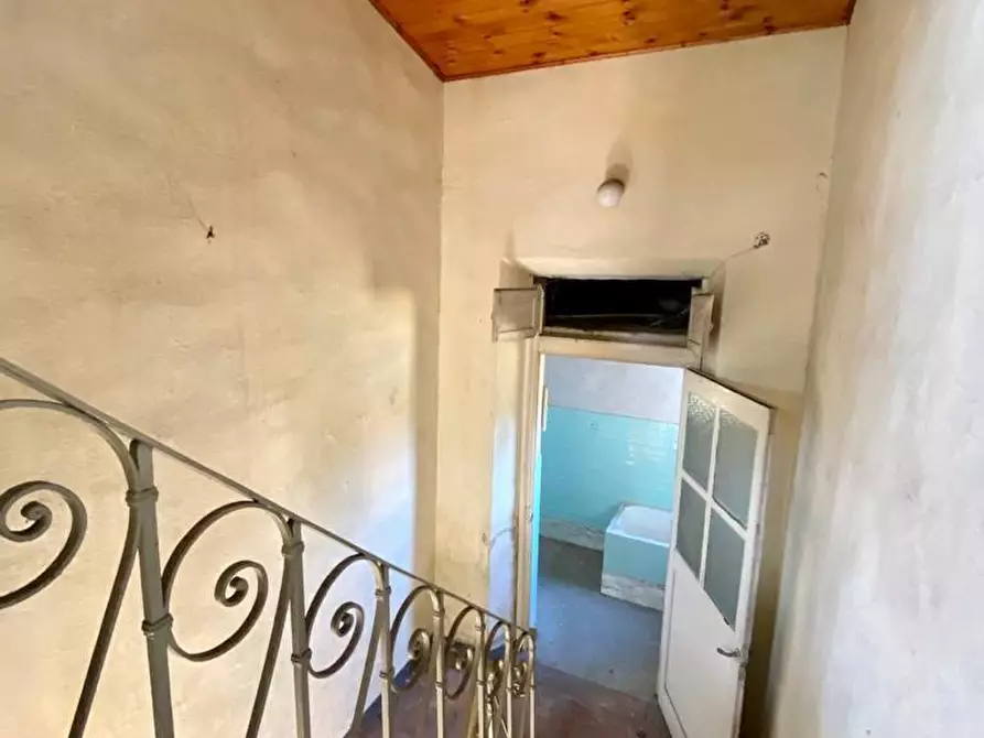 Immagine 27 di Rustico / casale in vendita  a Capannori