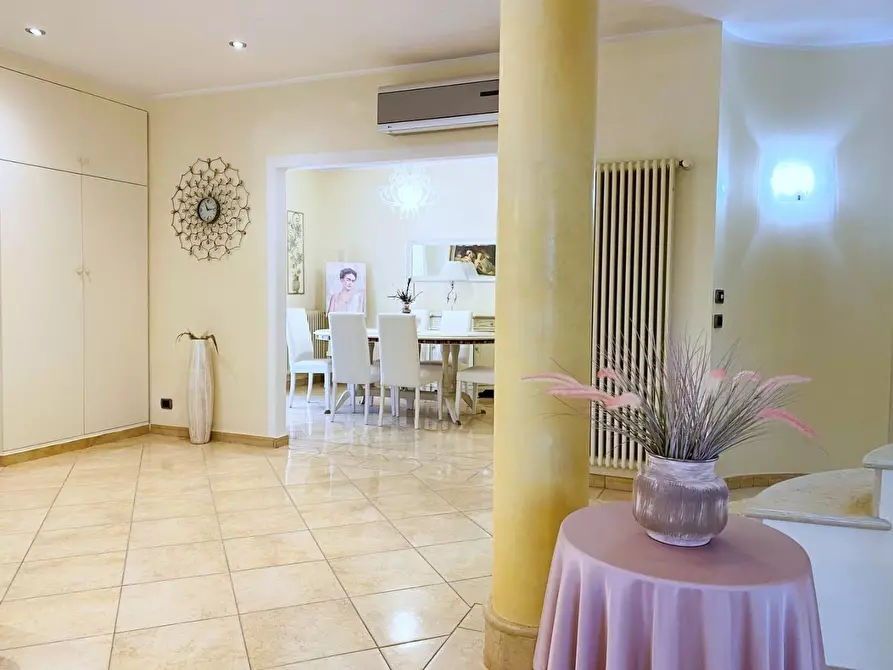 Immagine 16 di Villa in vendita  a Viareggio