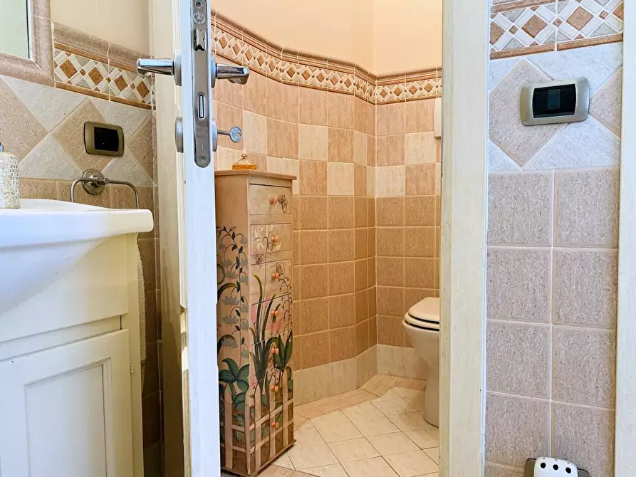 Immagine 27 di Villa in vendita  a Viareggio