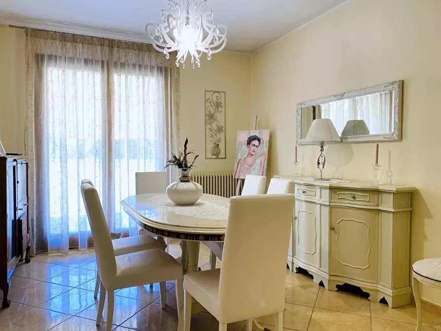 Immagine 19 di Villa in vendita  a Viareggio