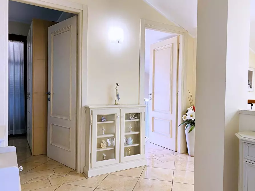 Immagine 74 di Villa in vendita  a Viareggio