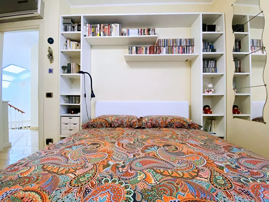 Immagine 61 di Villa in vendita  a Viareggio