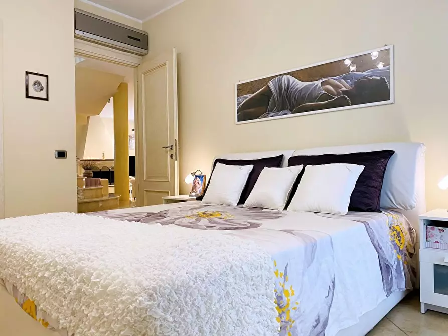 Immagine 38 di Villa in vendita  a Viareggio