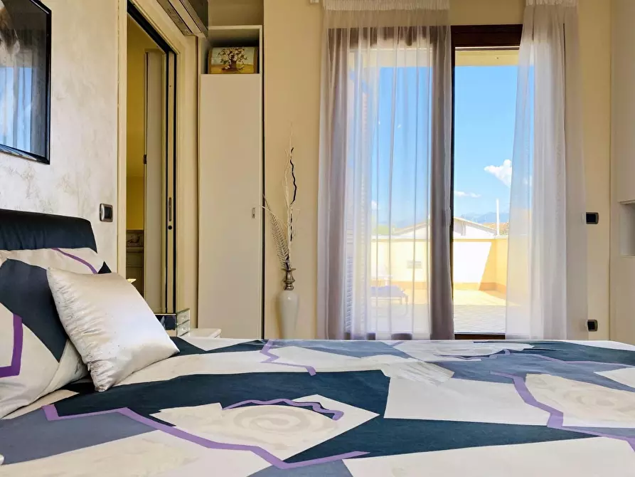 Immagine 73 di Villa in vendita  a Viareggio