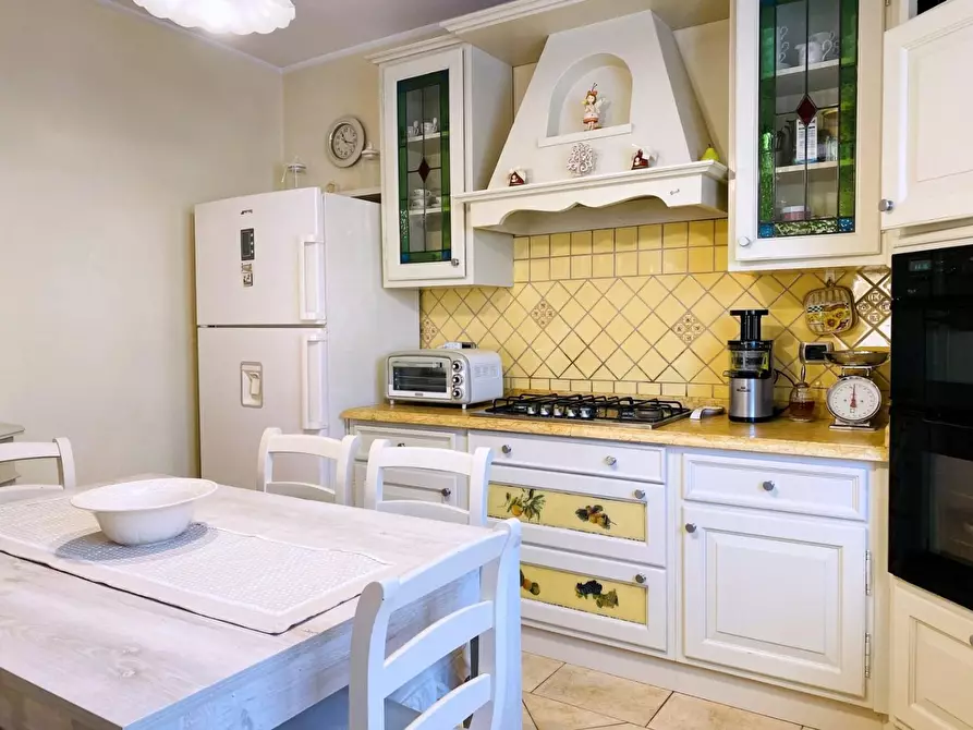 Immagine 12 di Villa in vendita  a Viareggio