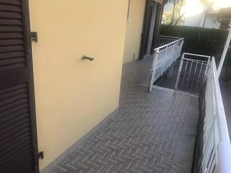 Immagine 10 di Casa bifamiliare in vendita  a Massa