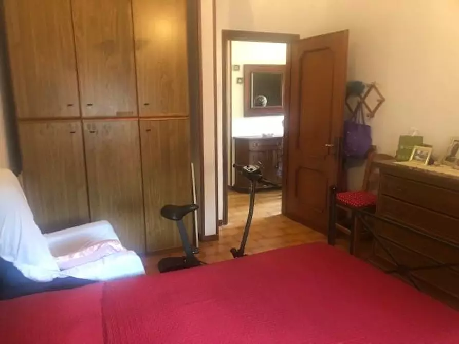 Immagine 24 di Casa bifamiliare in vendita  a Massa