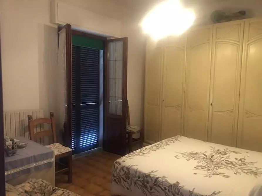 Immagine 22 di Casa bifamiliare in vendita  a Massa