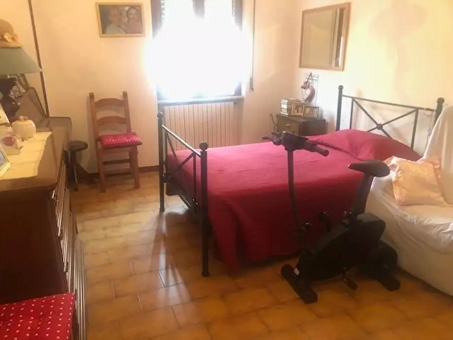 Immagine 23 di Casa bifamiliare in vendita  a Massa