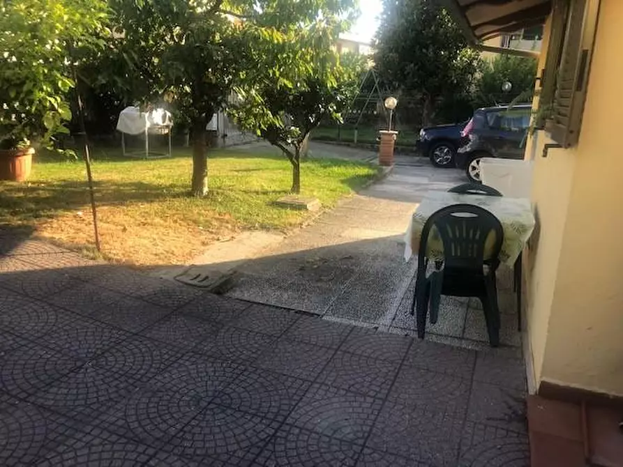 Immagine 8 di Casa bifamiliare in vendita  a Massa