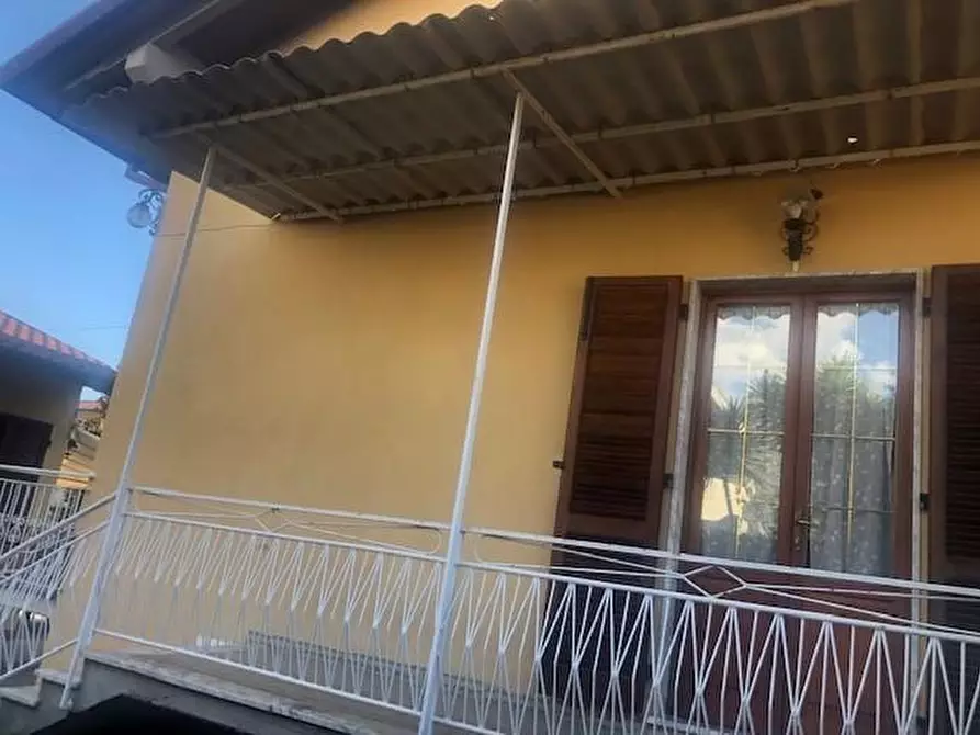 Immagine 9 di Casa bifamiliare in vendita  a Massa