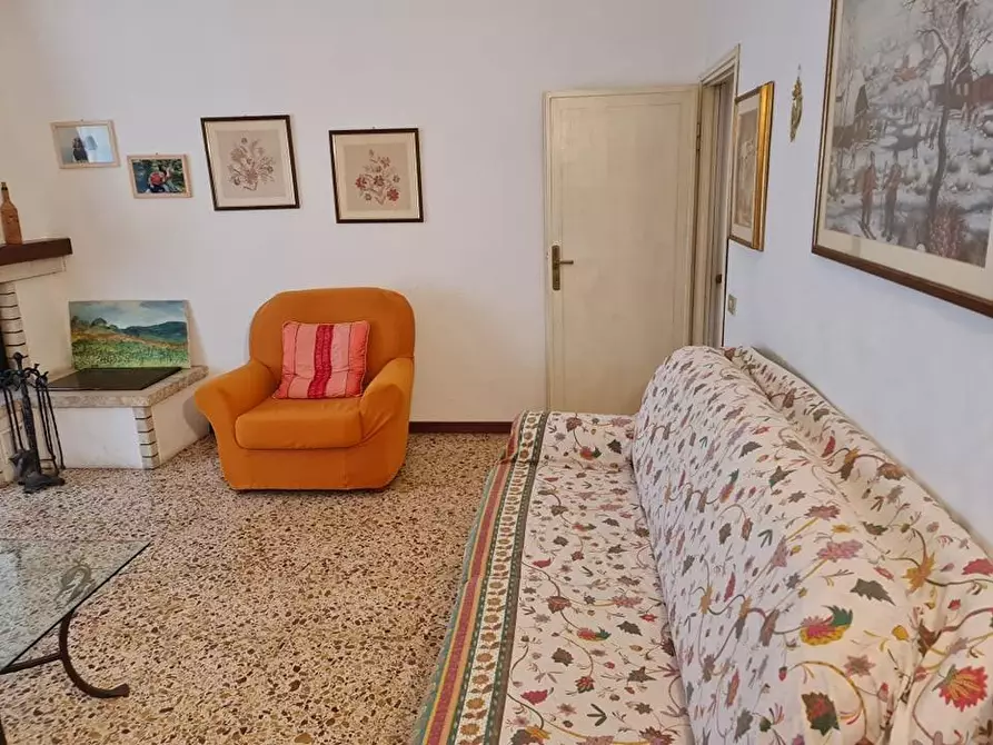 Immagine 14 di Appartamento in vendita  a San Gimignano