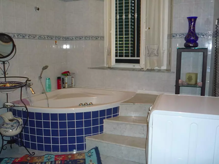 Immagine 21 di Appartamento in vendita  a Carrara