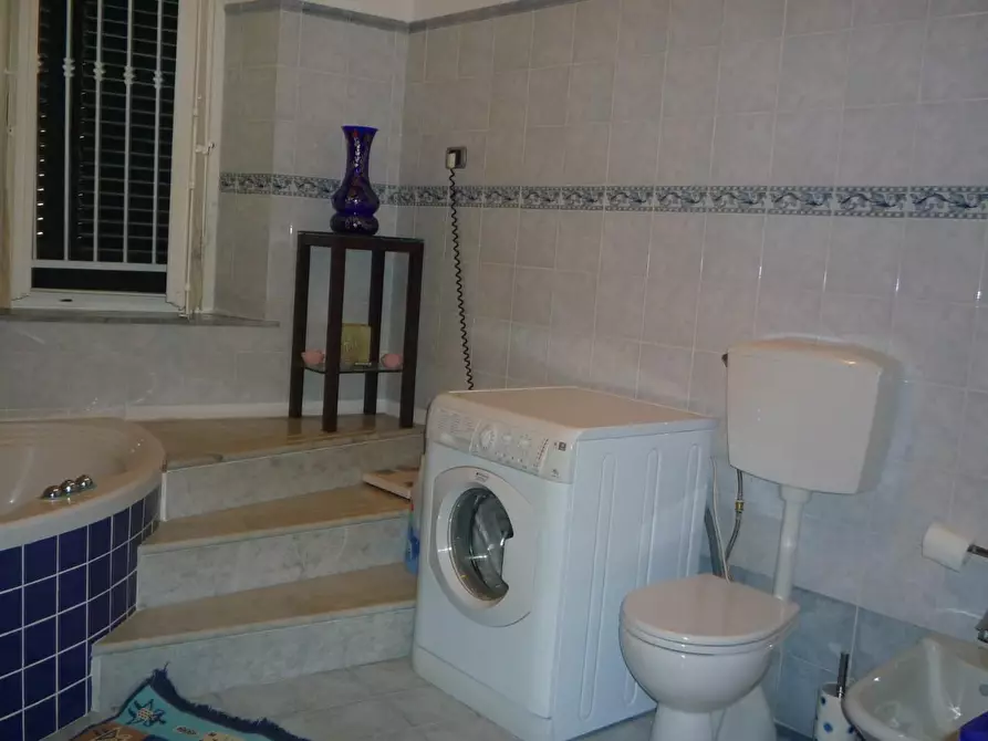 Immagine 23 di Appartamento in vendita  a Carrara