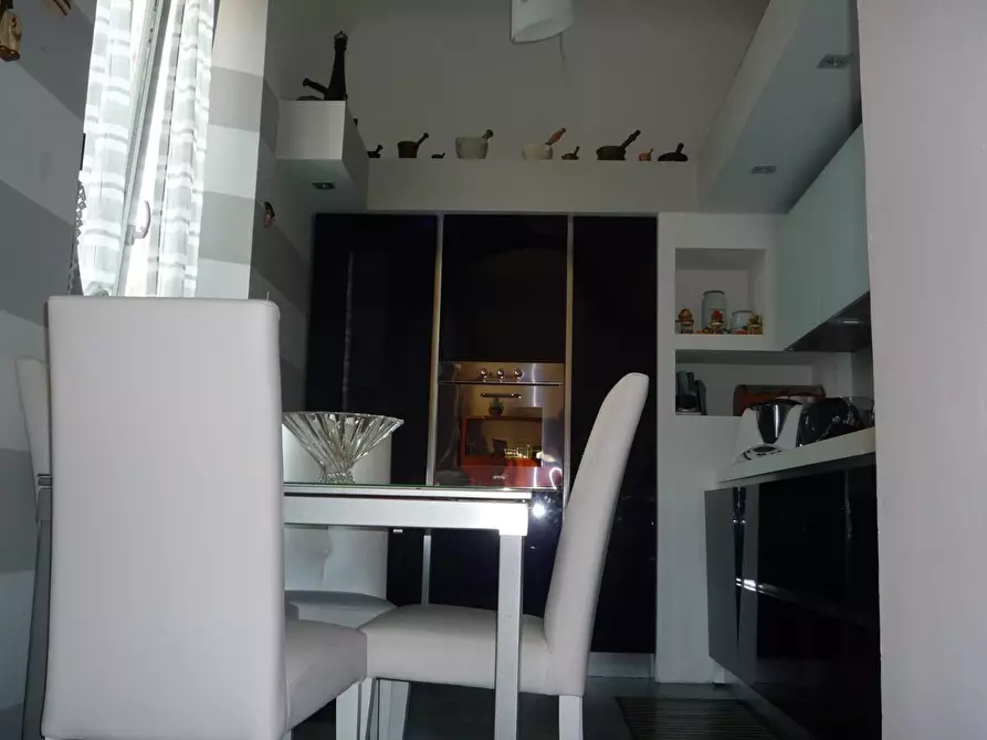 Immagine 3 di Appartamento in vendita  a Carrara