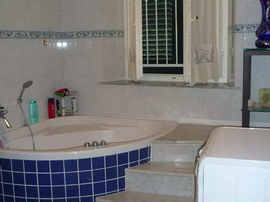 Immagine 22 di Appartamento in vendita  a Carrara