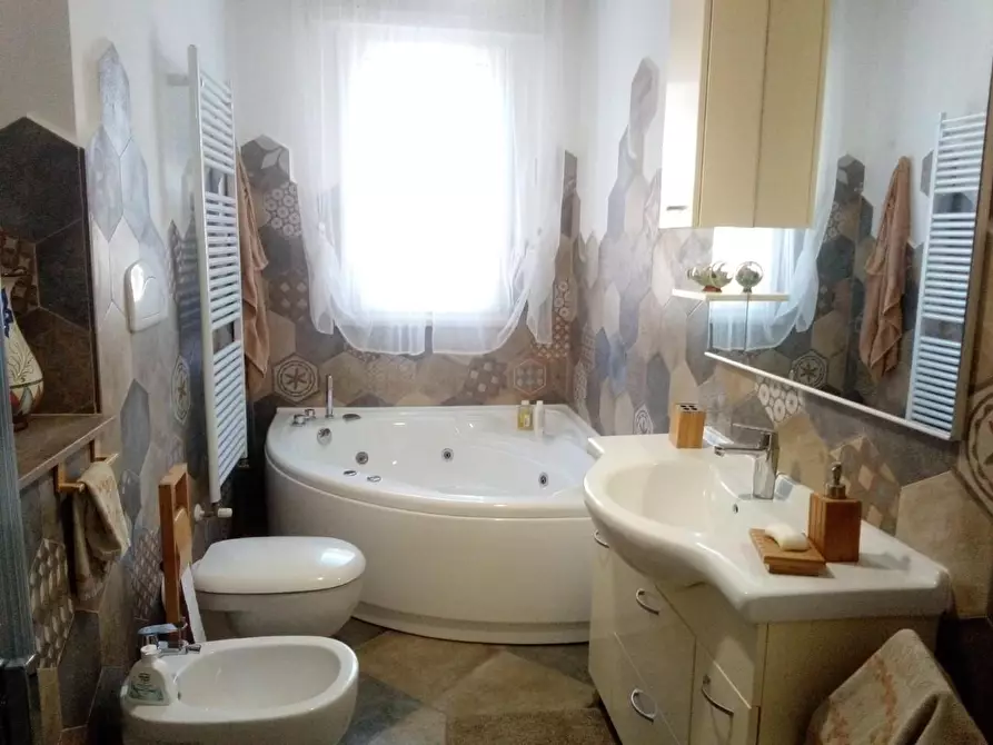 Immagine 25 di Appartamento in vendita  a Rosignano Marittimo