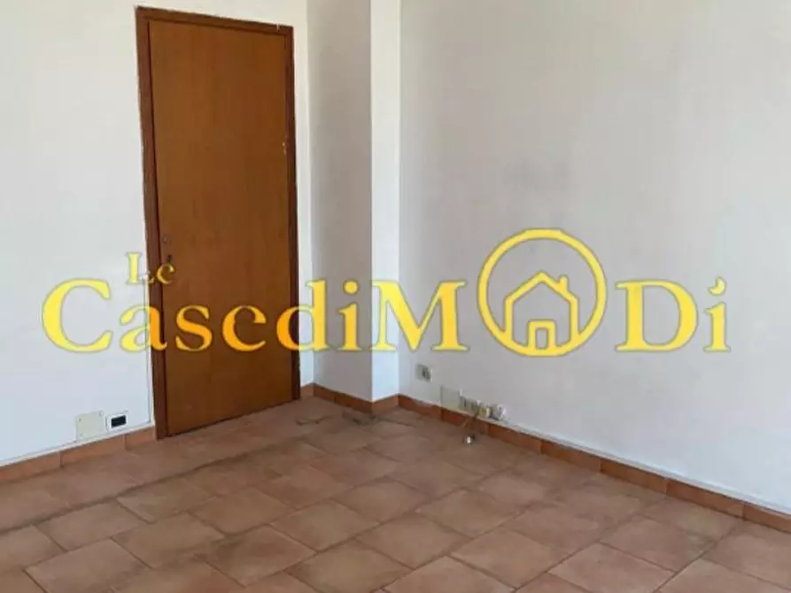 Immagine 3 di Ufficio in affitto  a Livorno