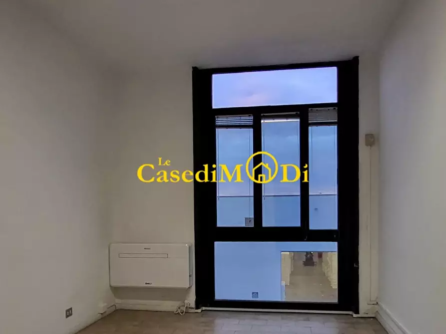 Immagine 9 di Ufficio in affitto  a Livorno