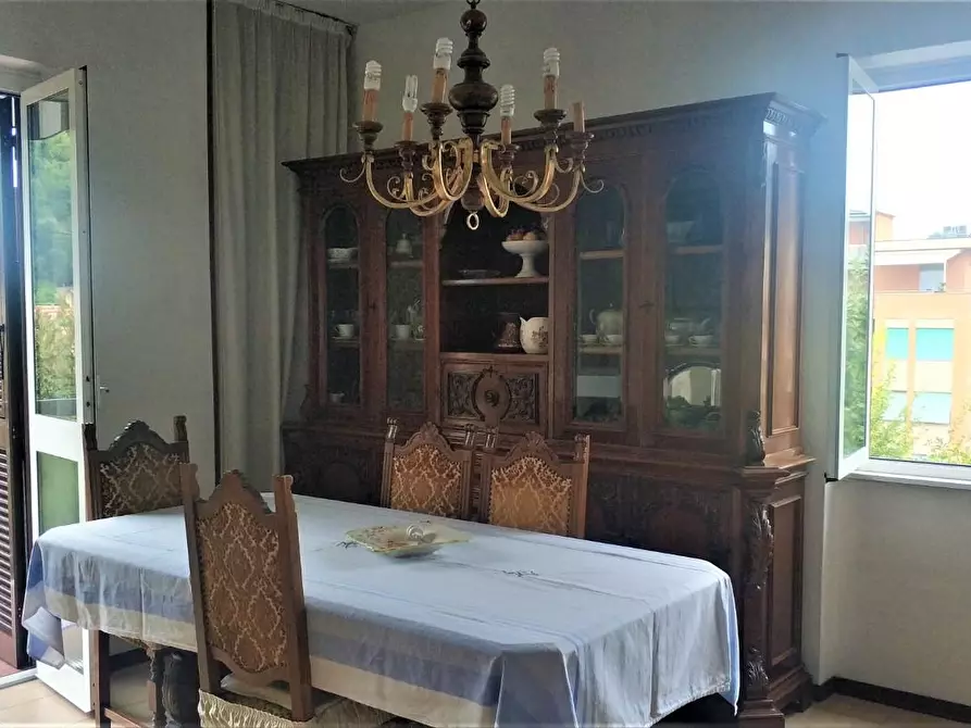 Immagine 1 di Appartamento in vendita  a Massa