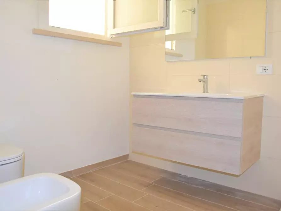 Immagine 21 di Casa bifamiliare in vendita  a Montignoso