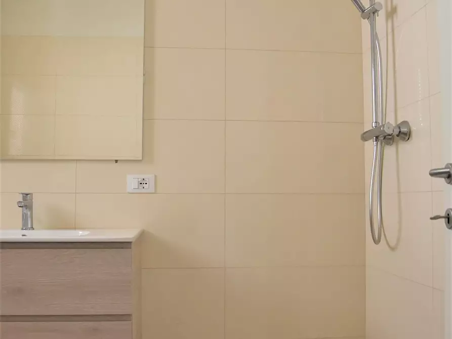 Immagine 22 di Casa bifamiliare in vendita  a Montignoso