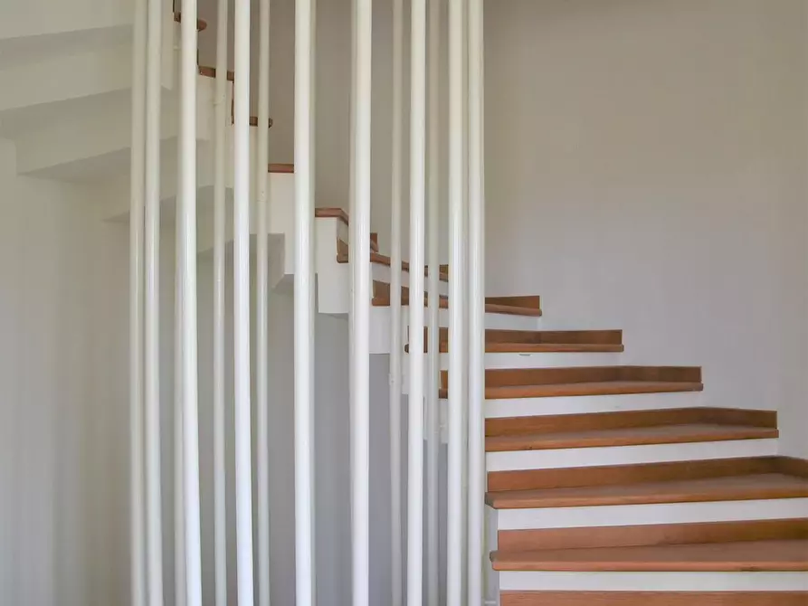 Immagine 10 di Casa bifamiliare in vendita  a Montignoso