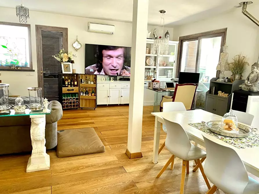 Immagine 31 di Casa indipendente in vendita  a Viareggio