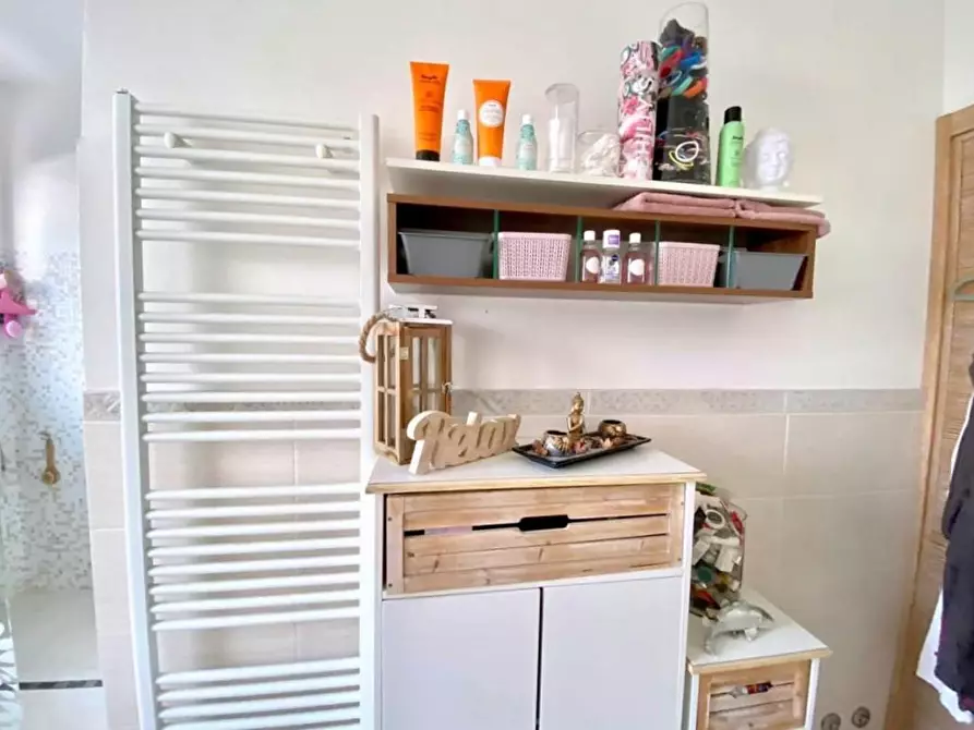 Immagine 21 di Casa indipendente in vendita  a Viareggio