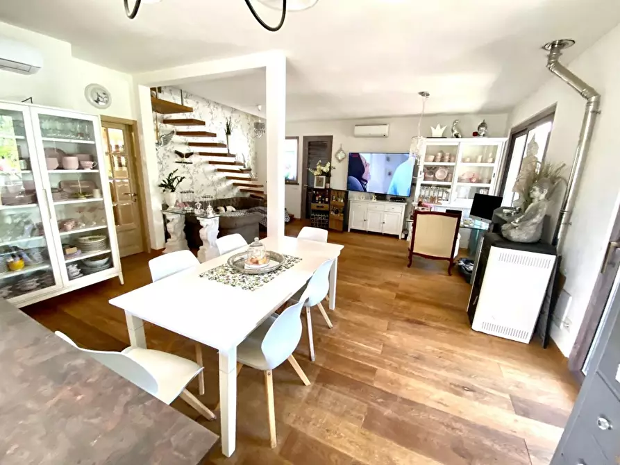 Immagine 29 di Casa indipendente in vendita  a Viareggio