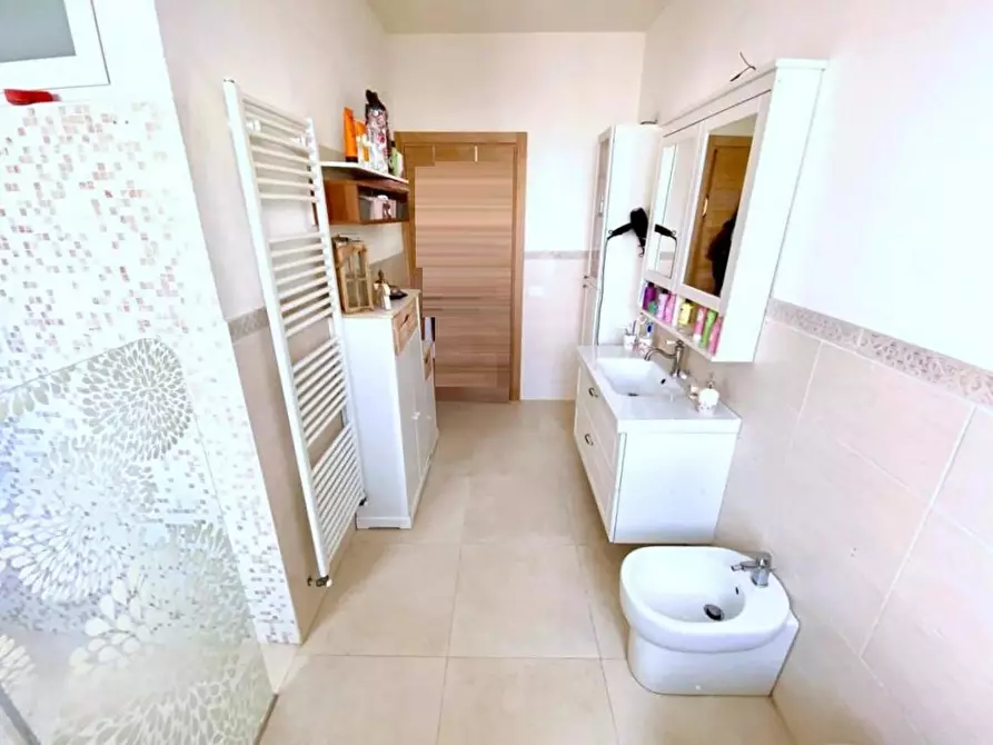 Immagine 24 di Casa indipendente in vendita  a Viareggio