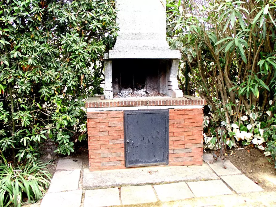 Immagine 10 di Casa bifamiliare in vendita  a Pontedera