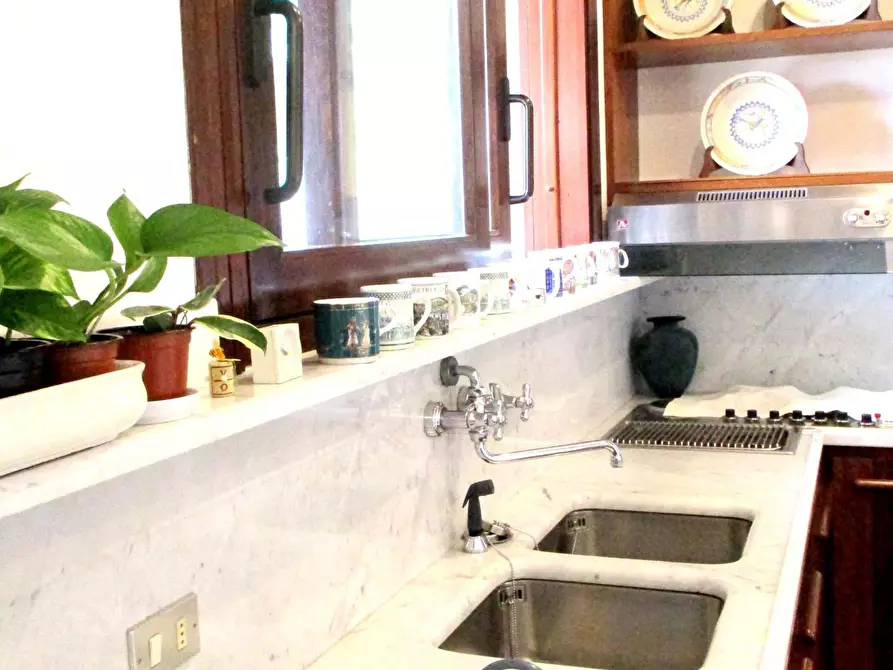 Immagine 12 di Casa bifamiliare in vendita  a Pontedera