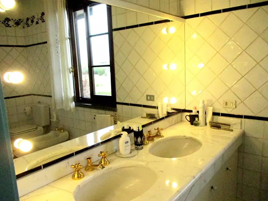 Immagine 23 di Casa bifamiliare in vendita  a Pontedera