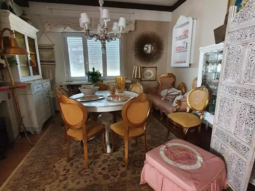 Immagine 4 di Appartamento in vendita  a Carrara