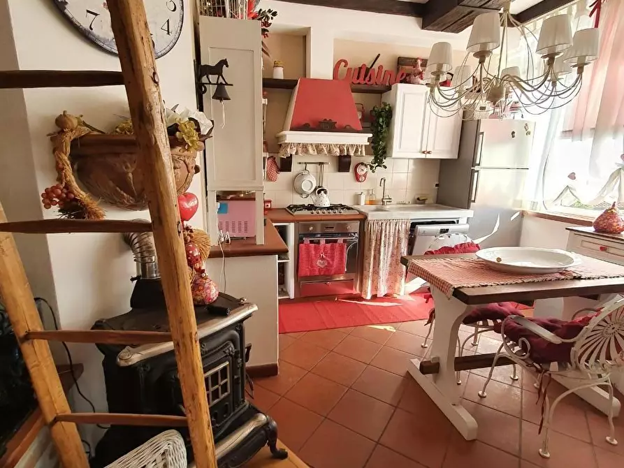 Immagine 14 di Appartamento in vendita  a Carrara