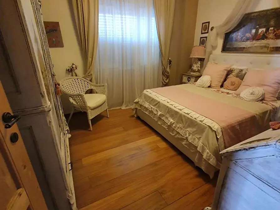 Immagine 11 di Appartamento in vendita  a Carrara