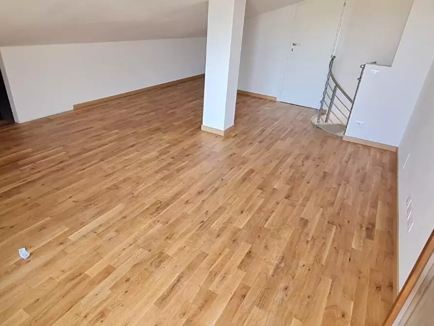 Immagine 15 di Appartamento in vendita  a Colle Di Val D'elsa