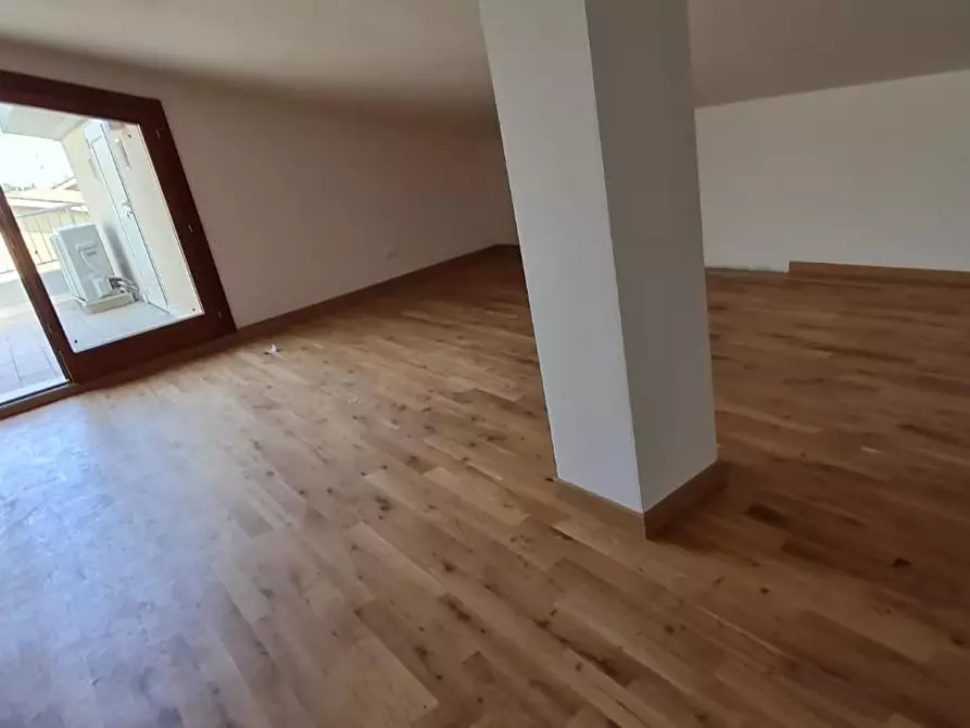 Immagine 13 di Appartamento in vendita  a Colle Di Val D'elsa