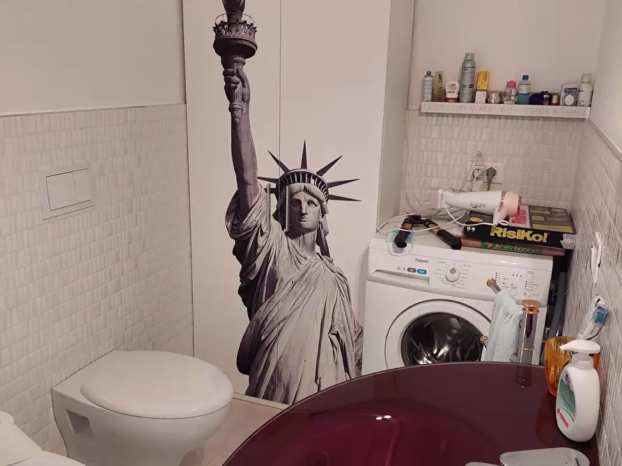 Immagine 18 di Appartamento in vendita  a Viareggio