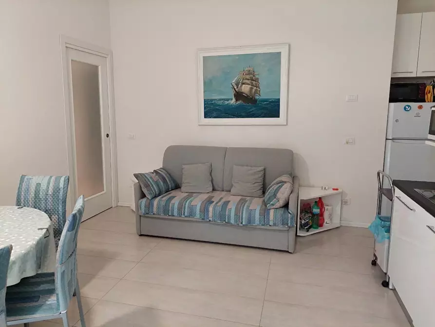 Immagine 5 di Appartamento in vendita  a Viareggio