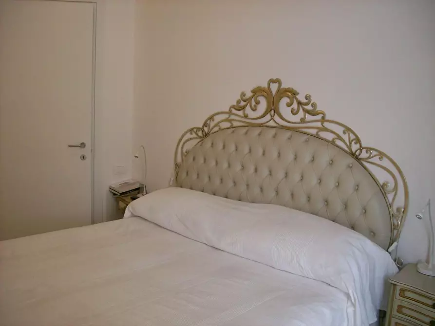 Immagine 14 di Appartamento in vendita  a Viareggio