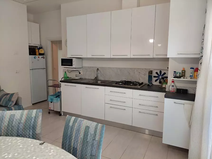 Immagine 3 di Appartamento in vendita  a Viareggio