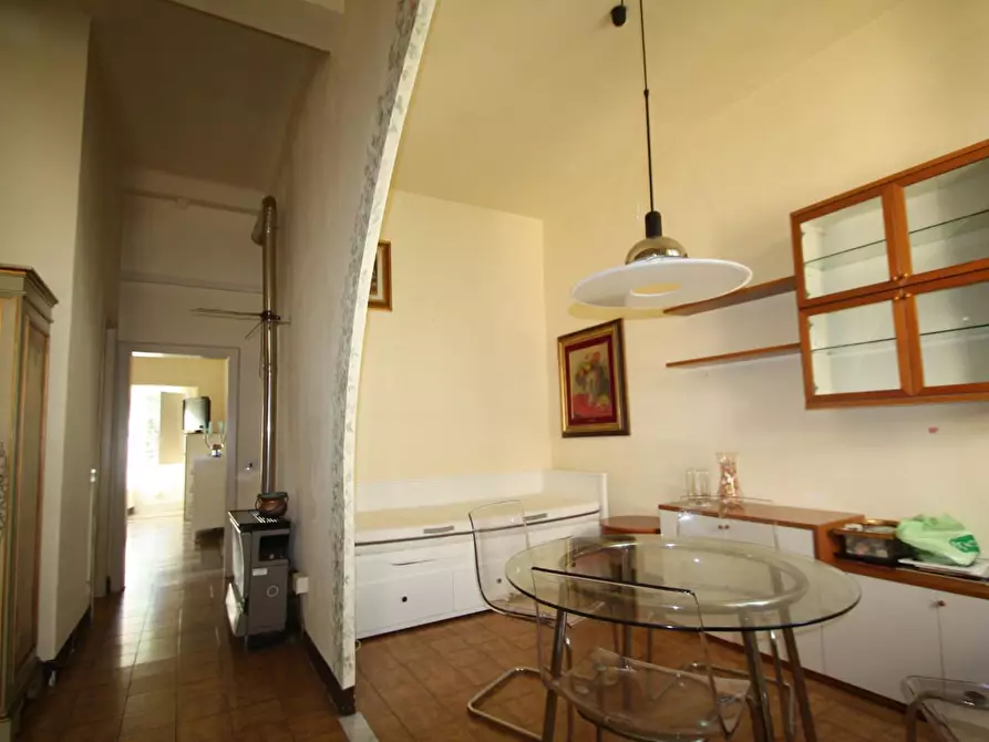 Immagine 1 di Appartamento in affitto  a Lucca