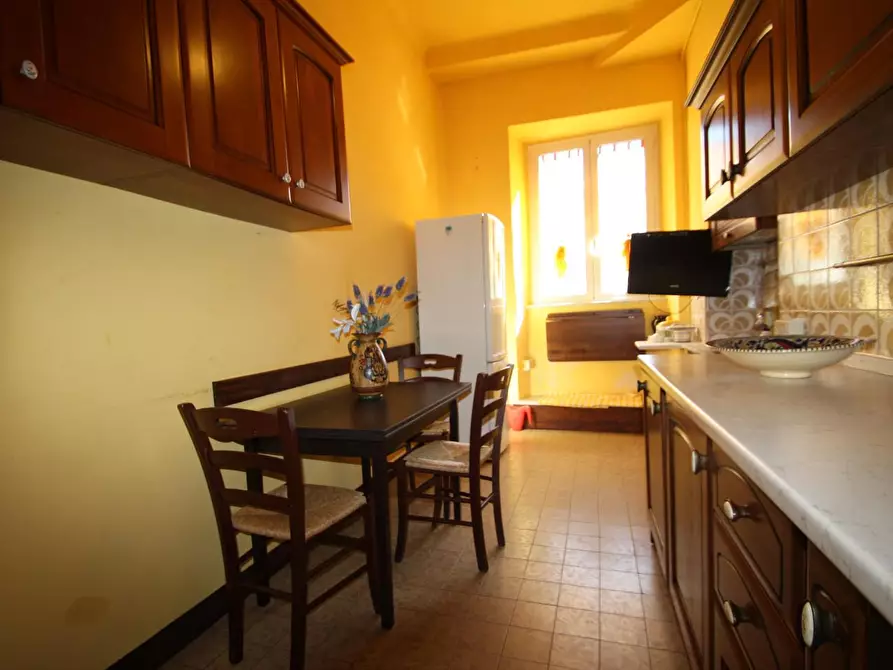 Immagine 9 di Appartamento in affitto  a Lucca
