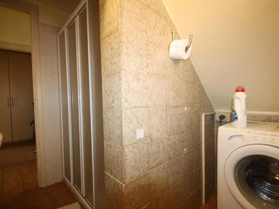 Immagine 31 di Appartamento in affitto  a Lucca