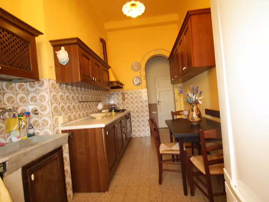 Immagine 13 di Appartamento in affitto  a Lucca