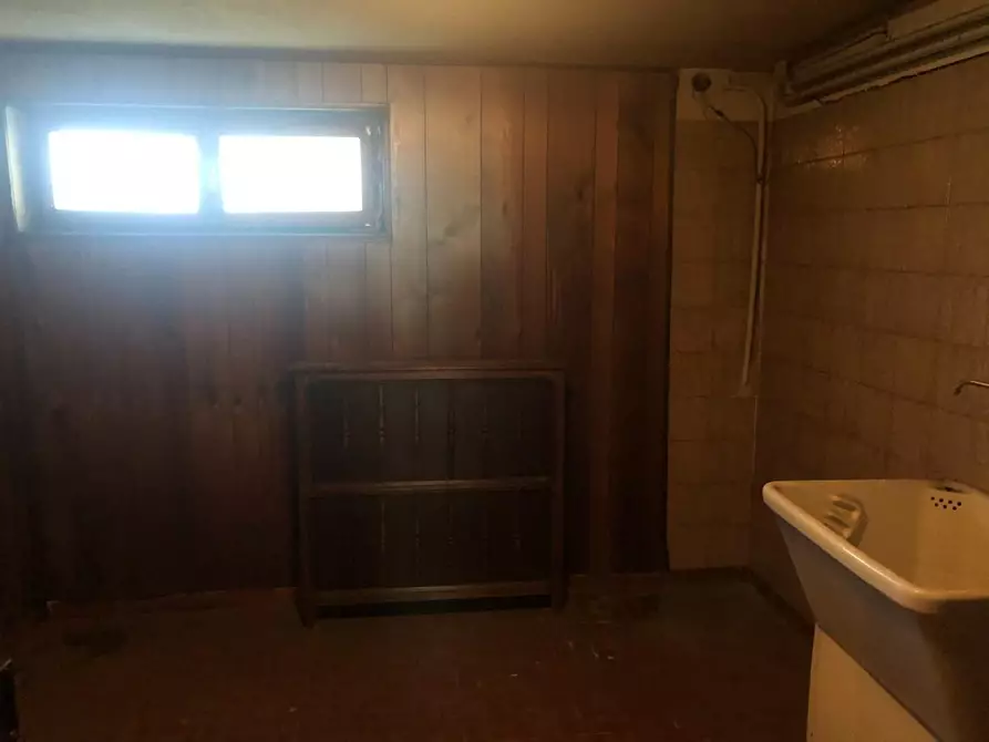 Immagine 21 di Villa in vendita  a Carrara