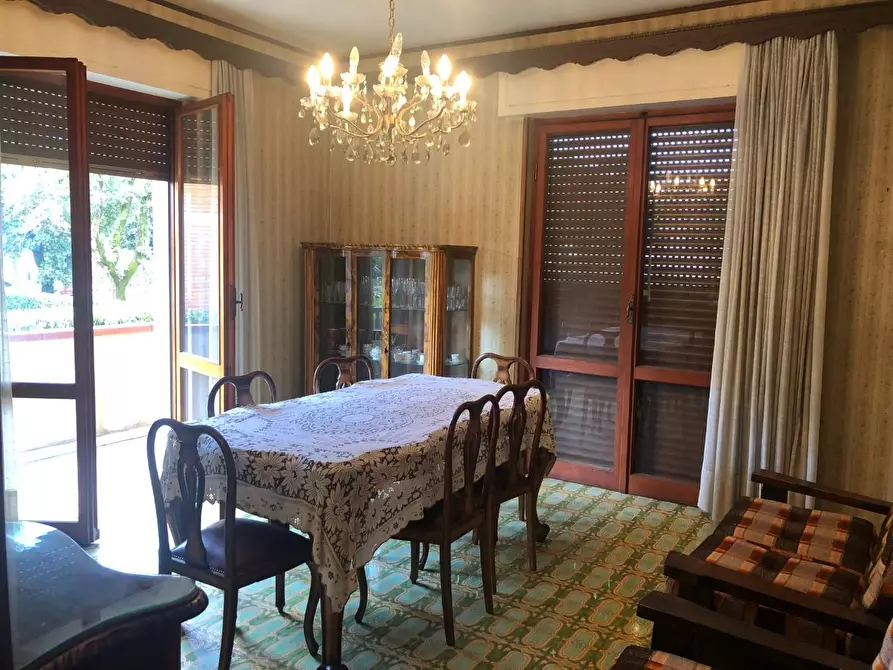 Immagine 10 di Villa in vendita  a Carrara